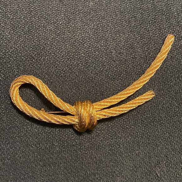 1970’s Vintage Christian Dior Brooch Twisted Rope Knot Loop Large Signed Pin - Picture 3 of 11